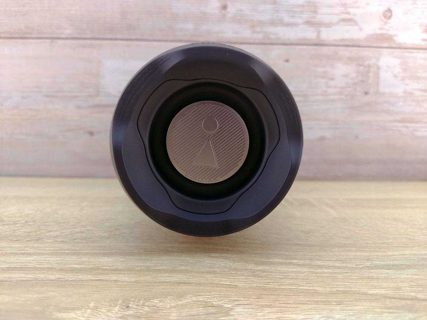 Как называется колонка jbl с подсветкой
