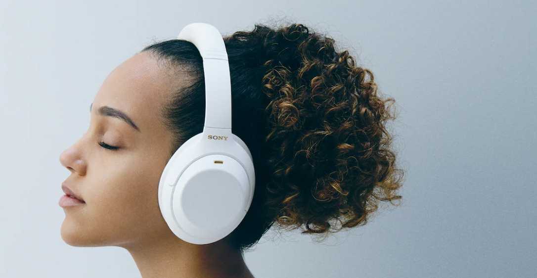 Сделал выбор между лучшими беспроводными наушниками. sony wh-1000xm4 против bowers & wilkins px7