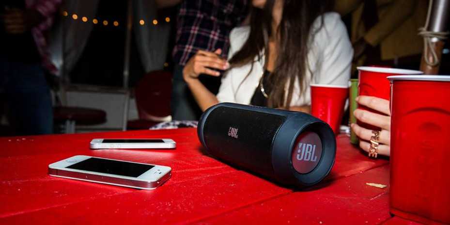 Как включить уличный и басс режим на jbl