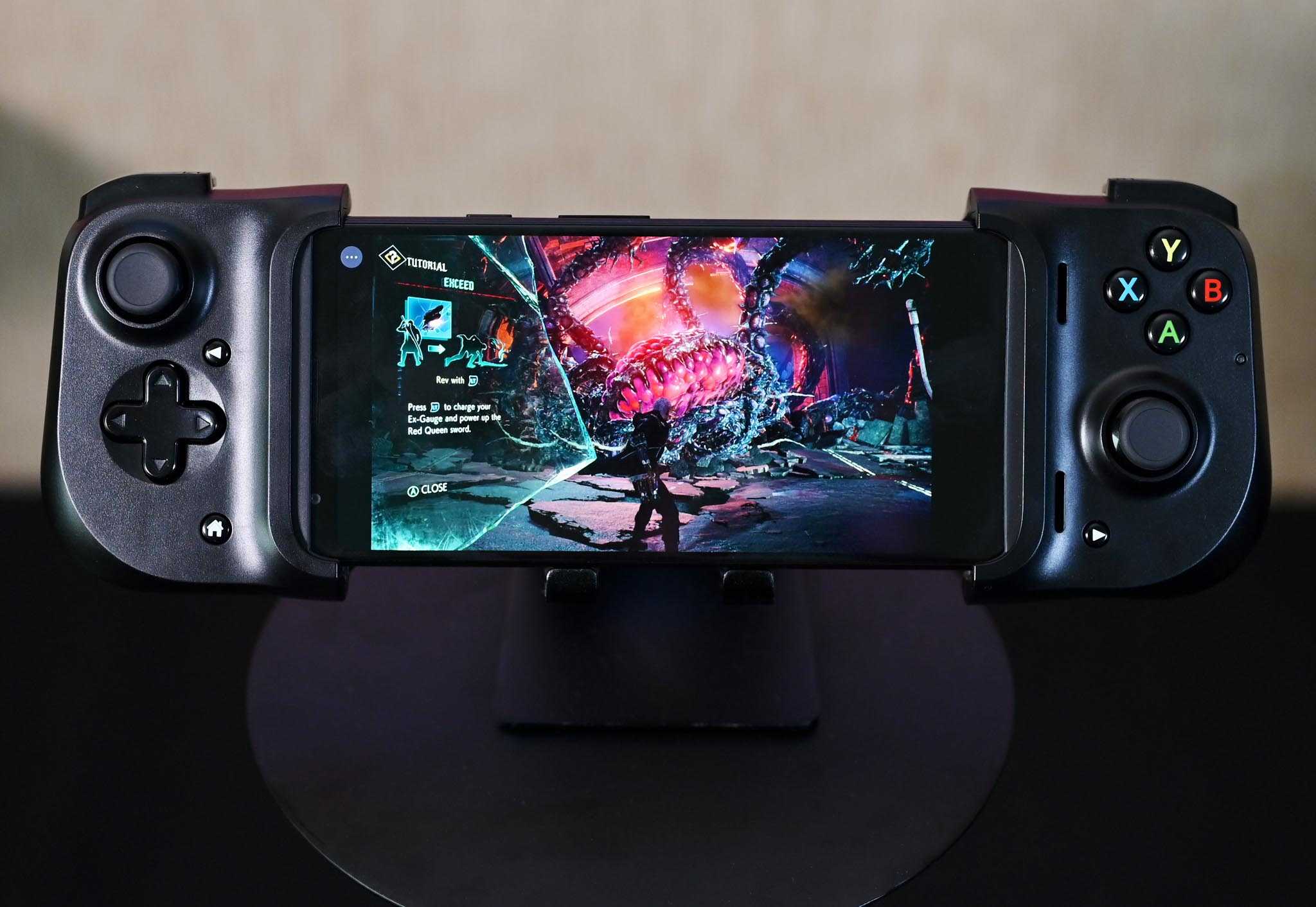 Razer становится мобильным вместе с игровым контроллером junglecat