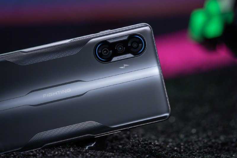 Redmi K50 Gaming Edition – игровой смартфон Xiaomi, с процессором Snapdragon 8 Gen 1, дисплеем 6,67 дюйм частотой 120 Гц и охлаждением двойной испарительной камерой