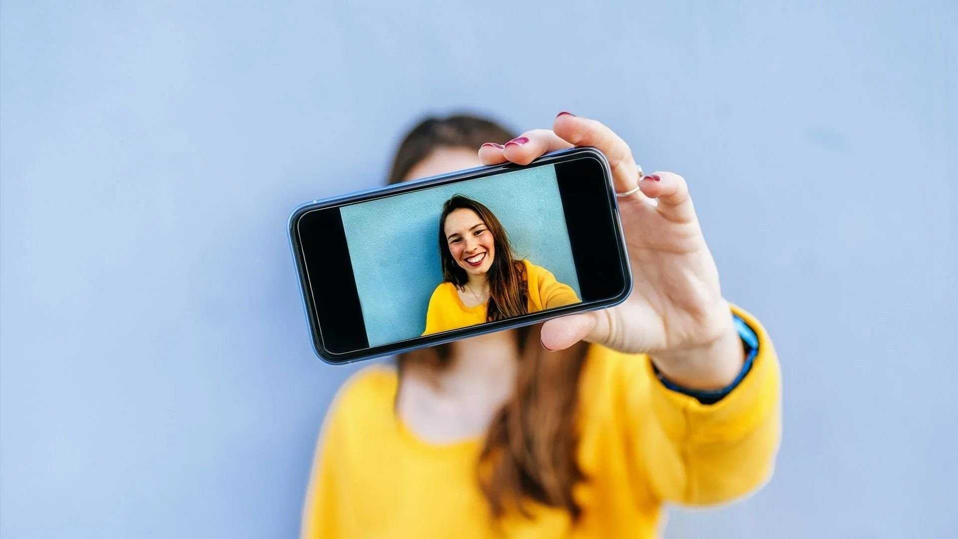 Сегодня мы подготовили рейтинг лучших смартфонов для селфи в котором отобрали телефоны с самыми качественными фронтальными камерами и лучшим функционалом