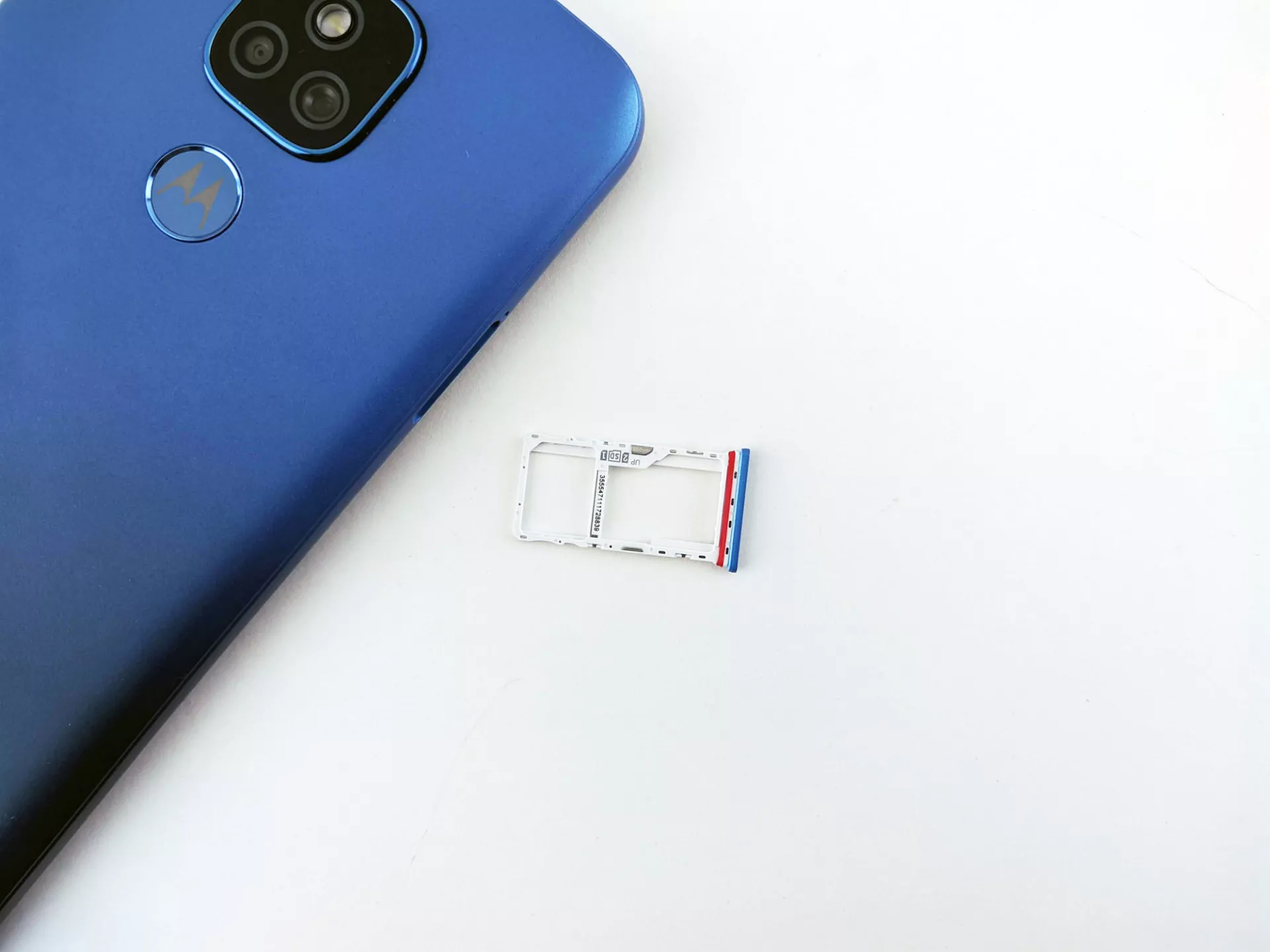 Motorola Moto E7 Plus очень удачный смартфон Как он справляется с повседневными задачами, каковы сильные и слабые стороны, на чём сэкономили