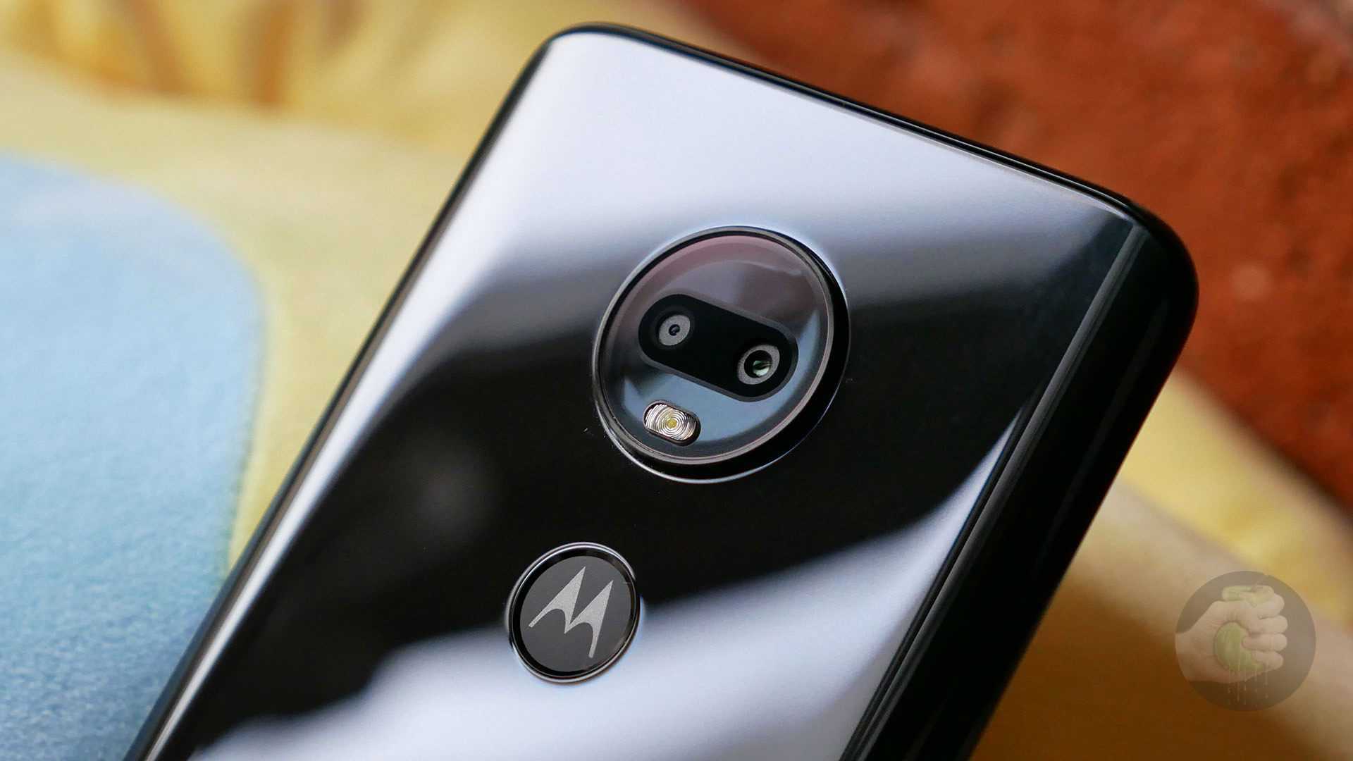 Motorola G8 Power удачный смартфон, покупку которого можно рекомендовать, особенно людям, уставшим постоянно заряжать свой текущий девайс