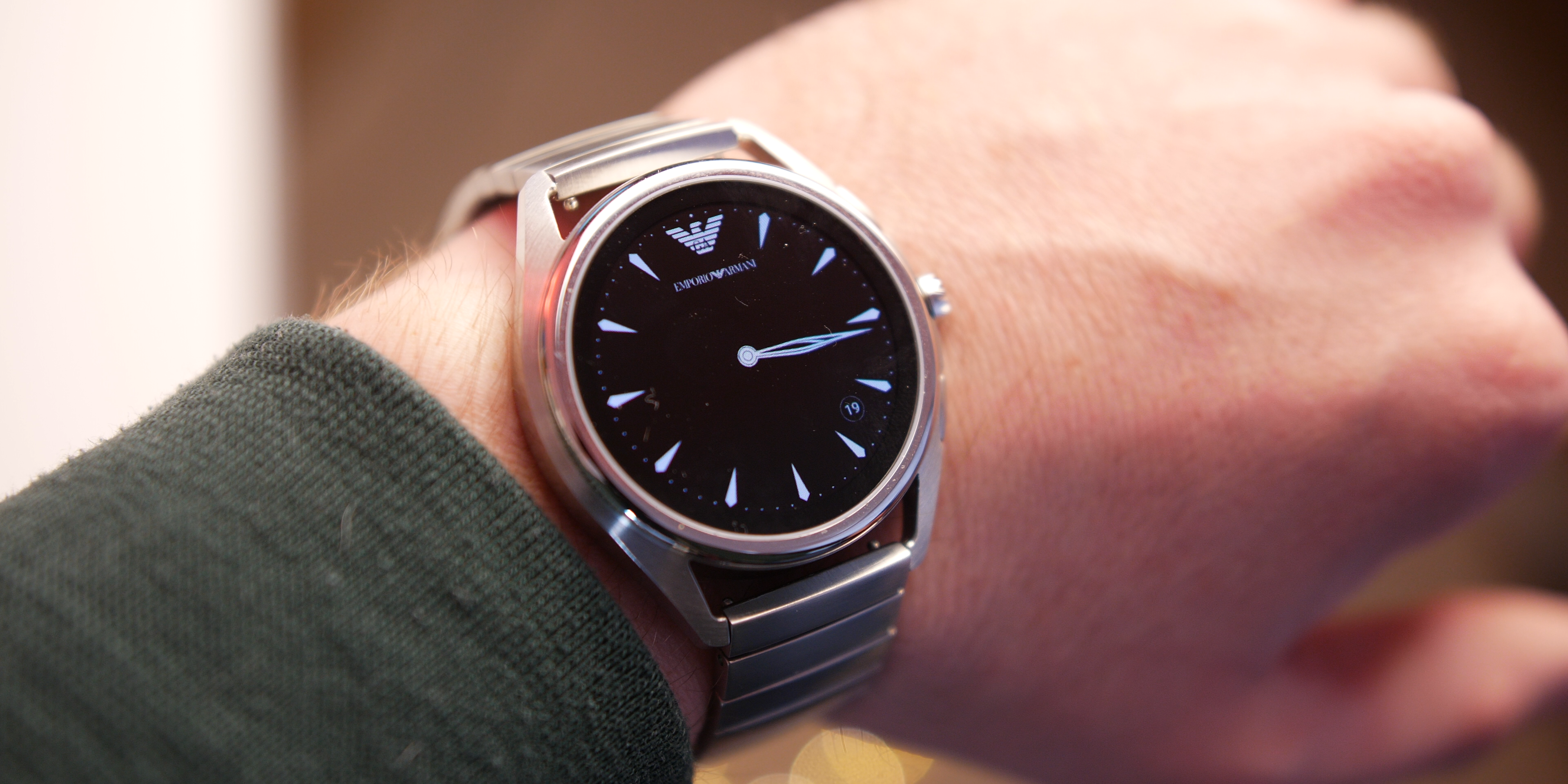 Emporio armani smartwatch 3 vs fossil q julianna hr gen 5: в чем разница?