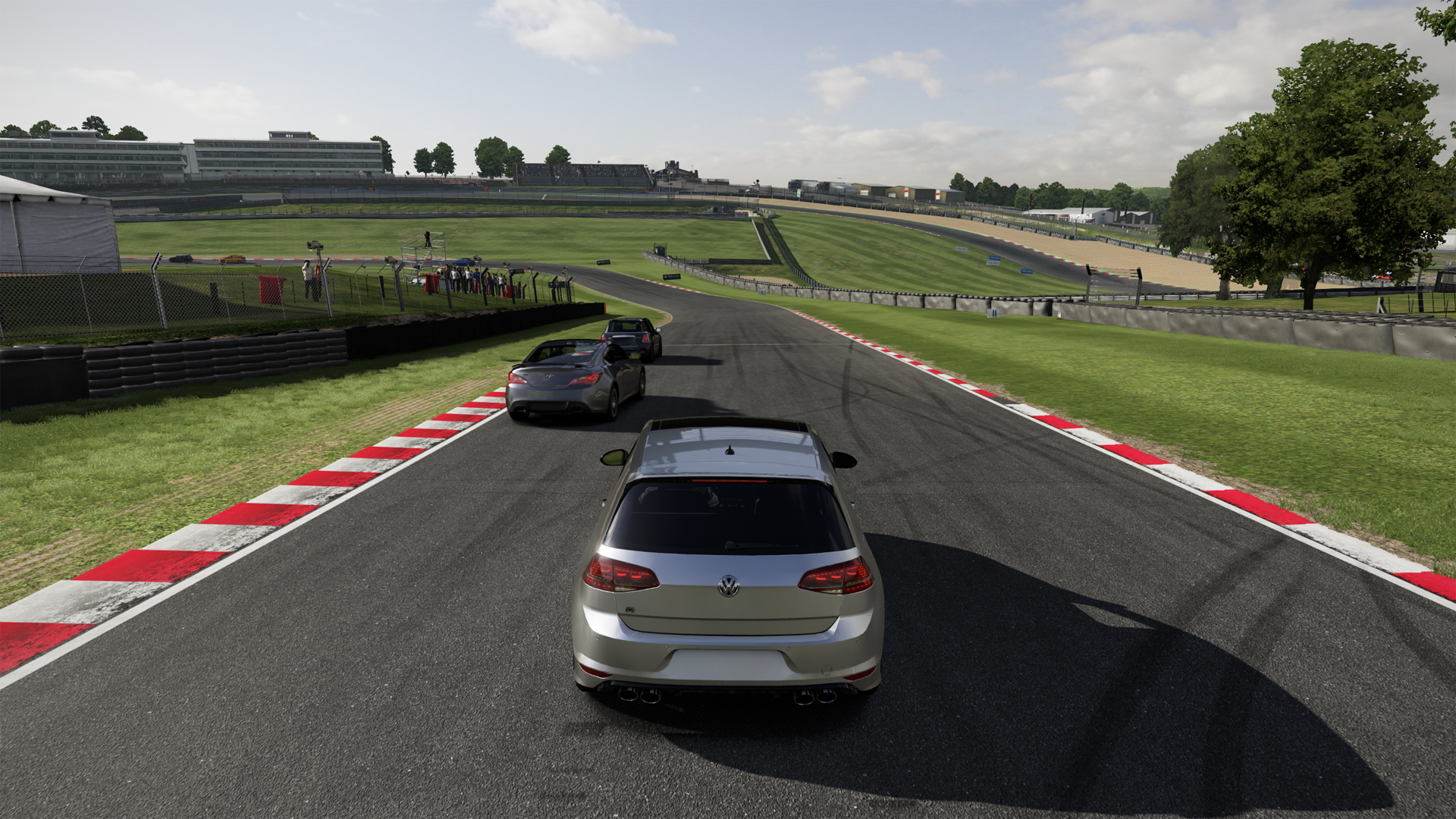 8 причин, почему forza лучше, чем gran turismo, и 7 причин, по которым это не так