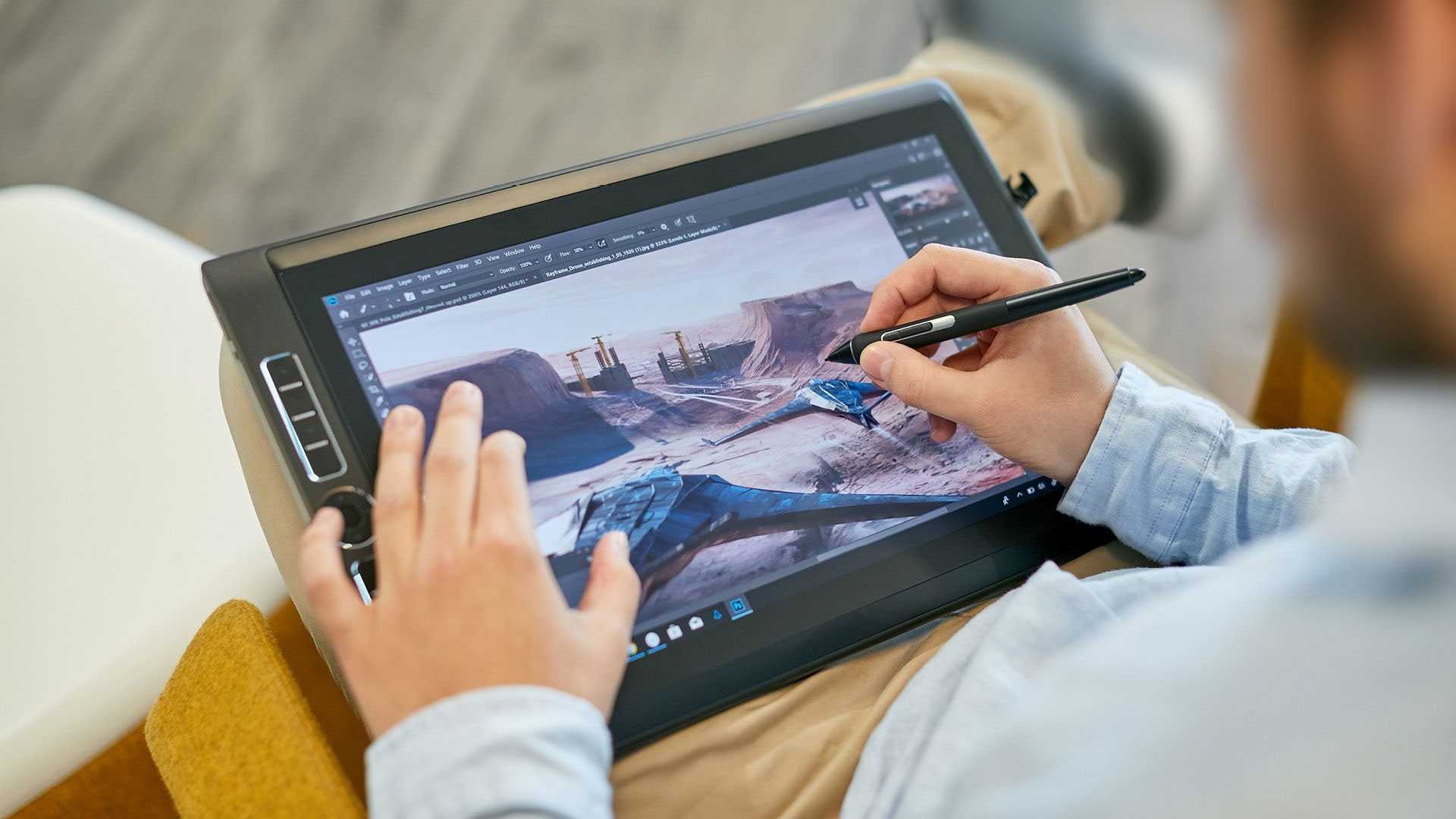 Wacom MobileStudio Pro предназначен для тех, кто профессионально работает с графикой, и это видно сразу — функциональность превыше дизайна