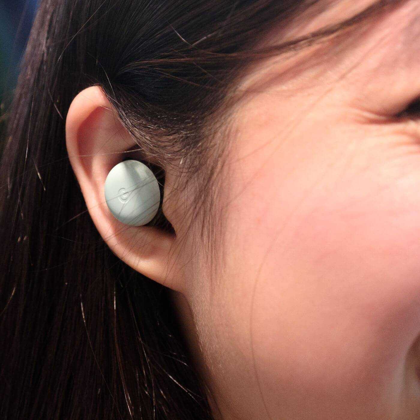 Google pixel buds обзор новых беспроводных наушников | it новости обзоры новых гаджетов