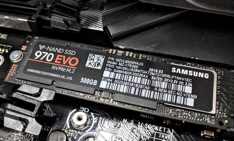NVMe non-volatile memory express — это протокол хранения и интерфейс управления хостом, используемый для повышения скорости передачи данных между клиентскими системами и предприятиями, а также по высокоскоростной шине PCIe компьютера