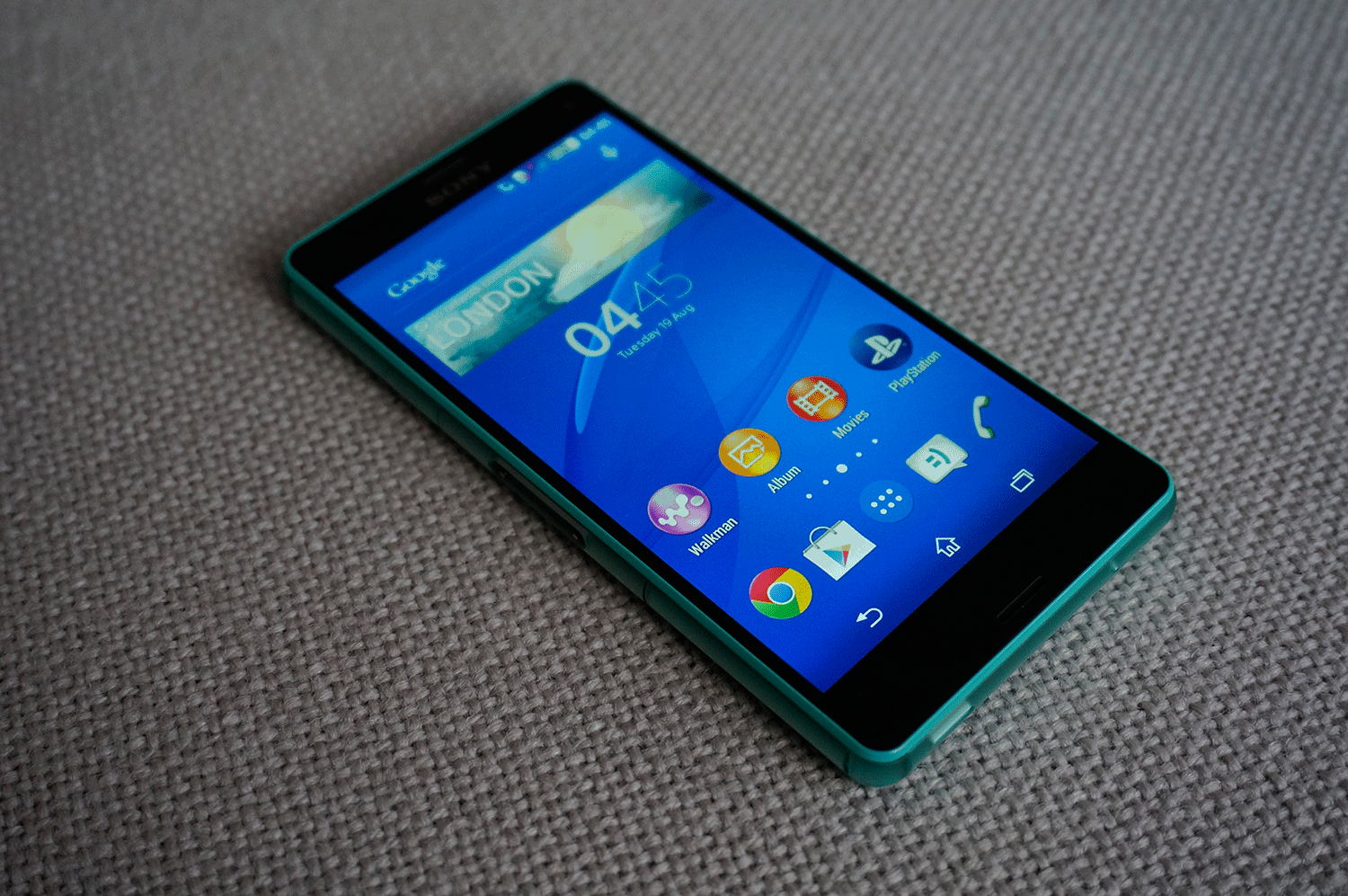 Обзор гигантского смартфона sony xperia z ultra: годзилла возвращается