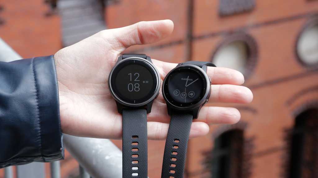 Дизайн Garmin Vivoactive 4 не такой привлекательный, как у модели Venu, но здесь более читабельный дисплей и лучшее время автономной работы