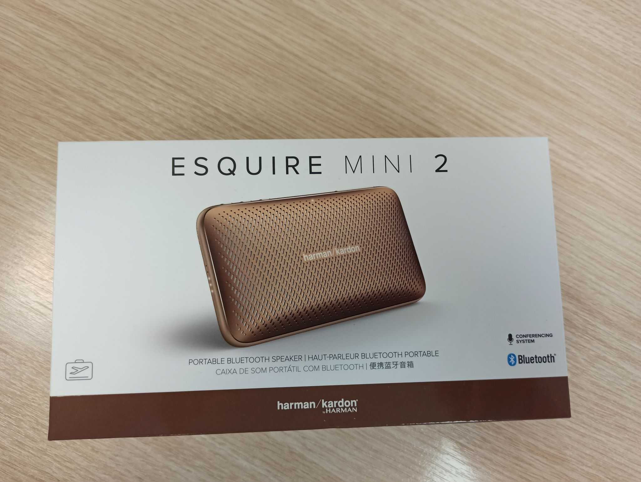 99% из нас пройдут мимо Harman Kardon Esquire Mini 2 По их мнению, колонка предлагает мало, стоит дорого, хотя и выглядит привлекательно