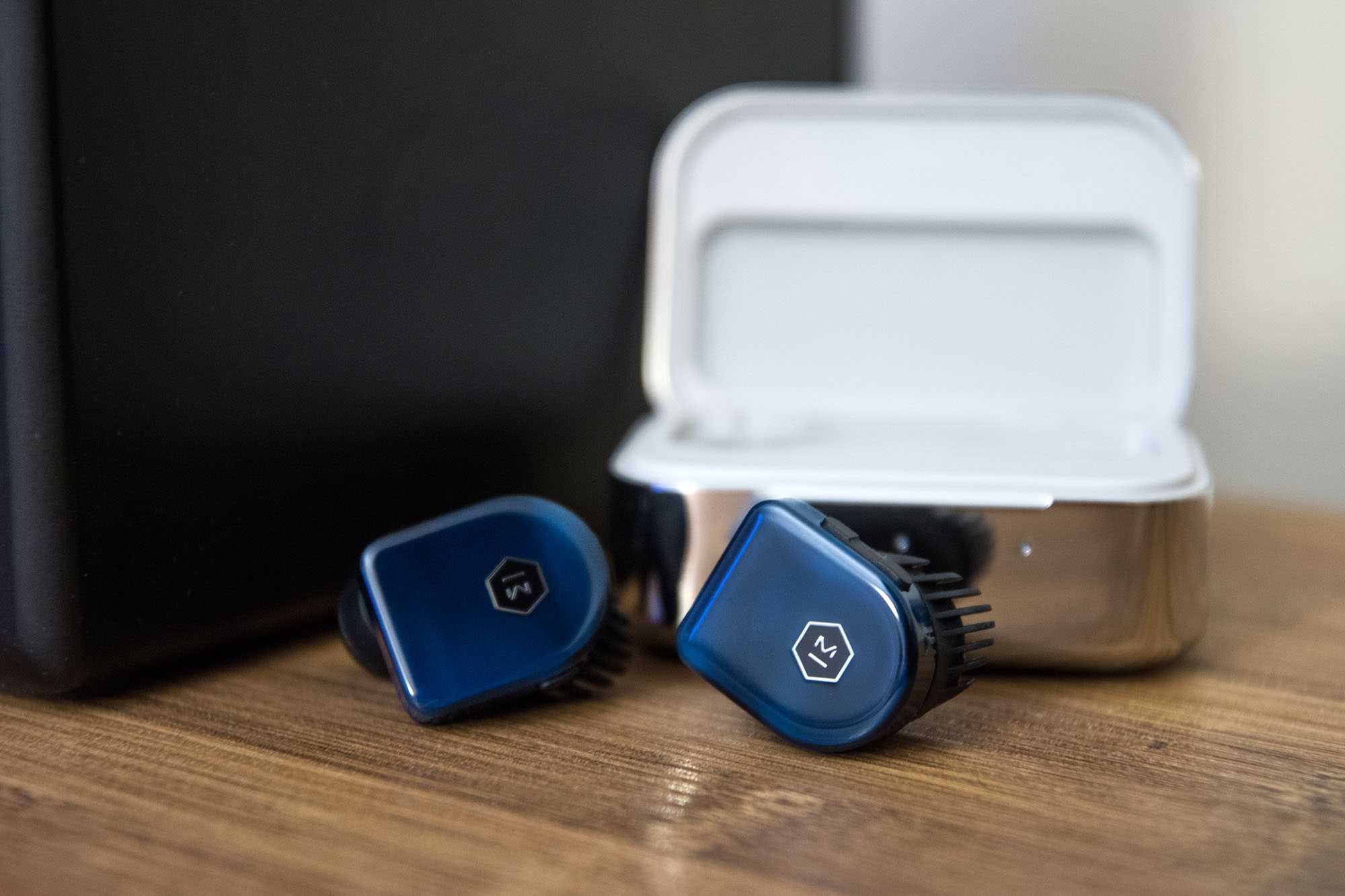 Master & dynamic mw07 plus review | headphonecheck.com
