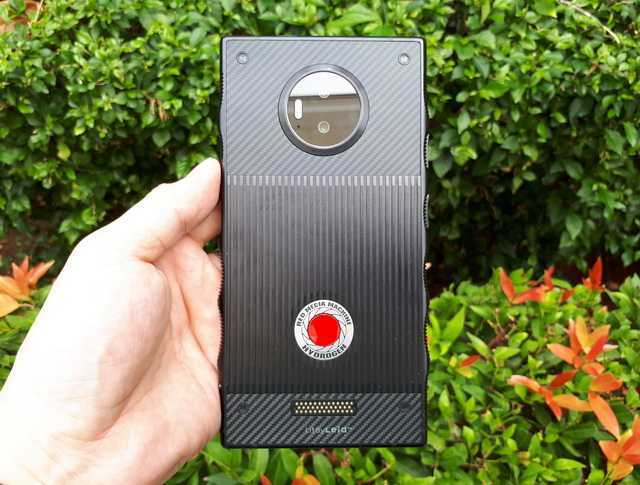 Red hydrogen один отзыв: телефон мечты киномана ... когда-нибудь - gadgetshelp,com